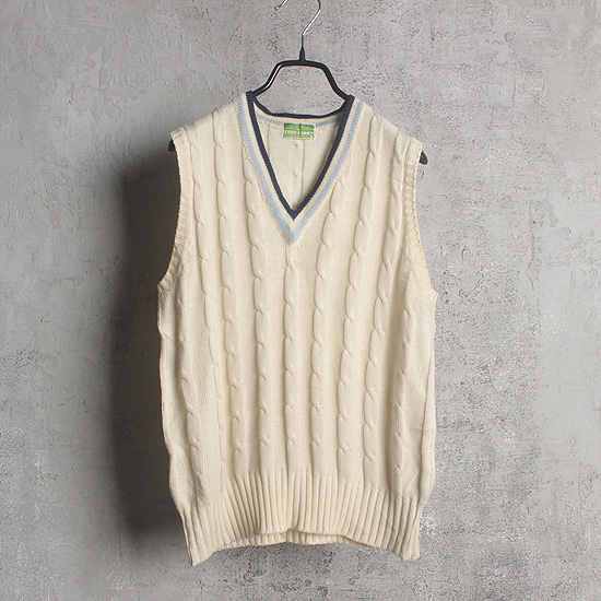 Fred Perry knit vest