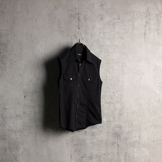 Burberry Black Label sleeveless shirts