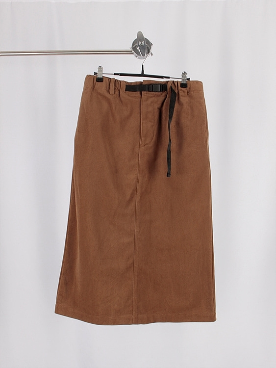 Muji corduroy skirt (women free)