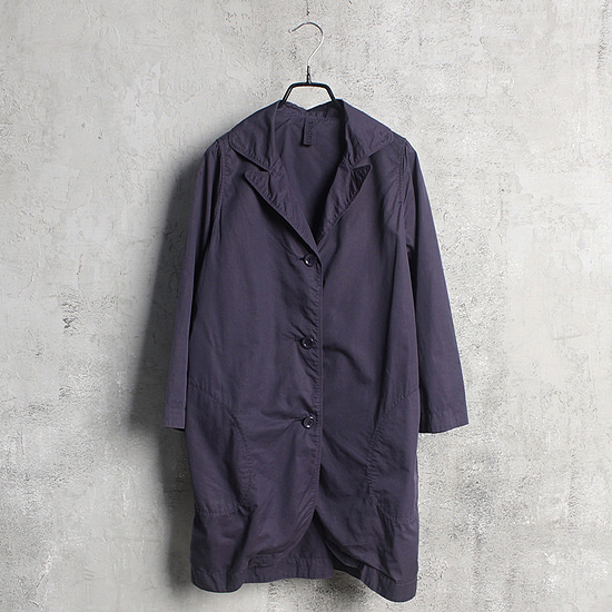 EBONY IVORY purple coat