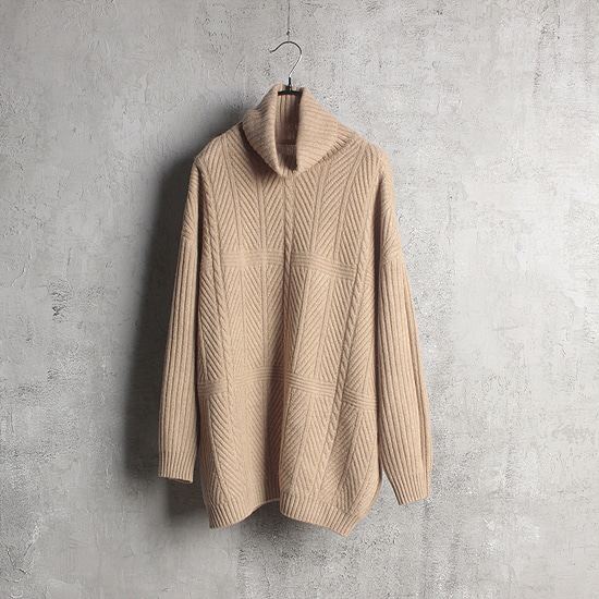 Mo soft camel wool turtle neck knit opc