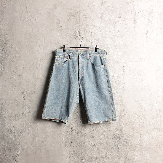 00&#039;s LEVI&#039;S denim shorts (32.6 inch)